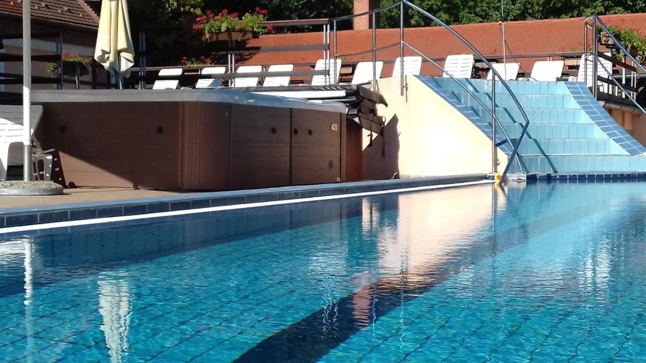 Zichy Park Hotel Bikács Esterno foto