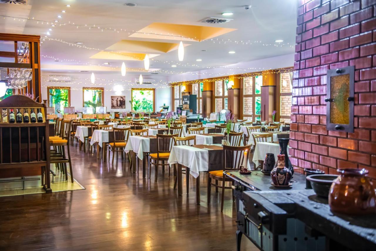 Zichy Park Hotel Bikács Esterno foto