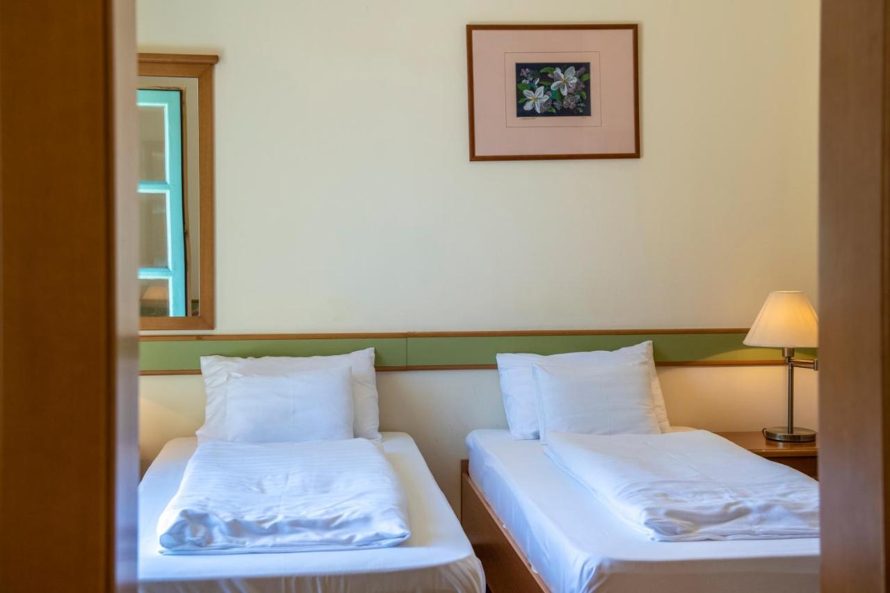 Zichy Park Hotel Bikács Esterno foto