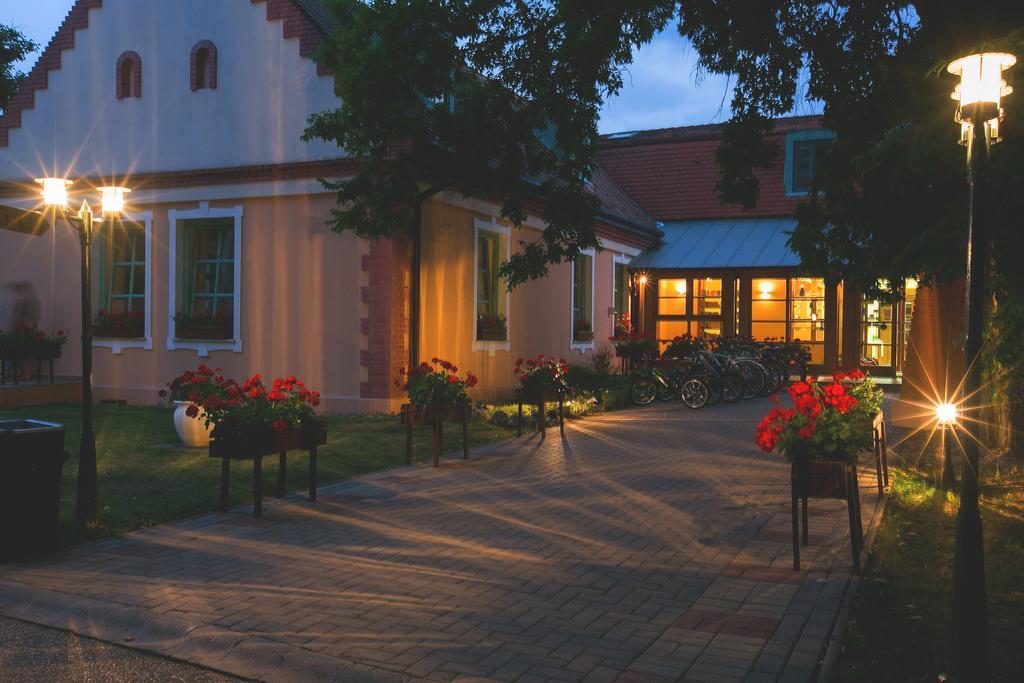 Zichy Park Hotel Bikács Esterno foto